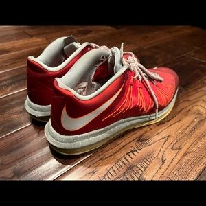 Nike Air Max LeBron 10 Low 'University Red'
